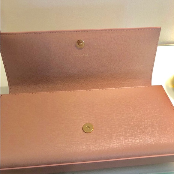 Yves saint Laurent - Picture 4 of 7